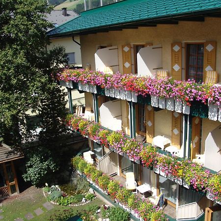 Hotel Cavallino Bianco - Weisses Roessl سان كانديدو المظهر الخارجي الصورة