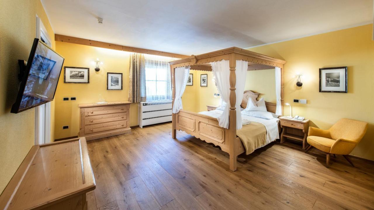 Hotel Cavallino Bianco - Weisses Roessl سان كانديدو المظهر الخارجي الصورة