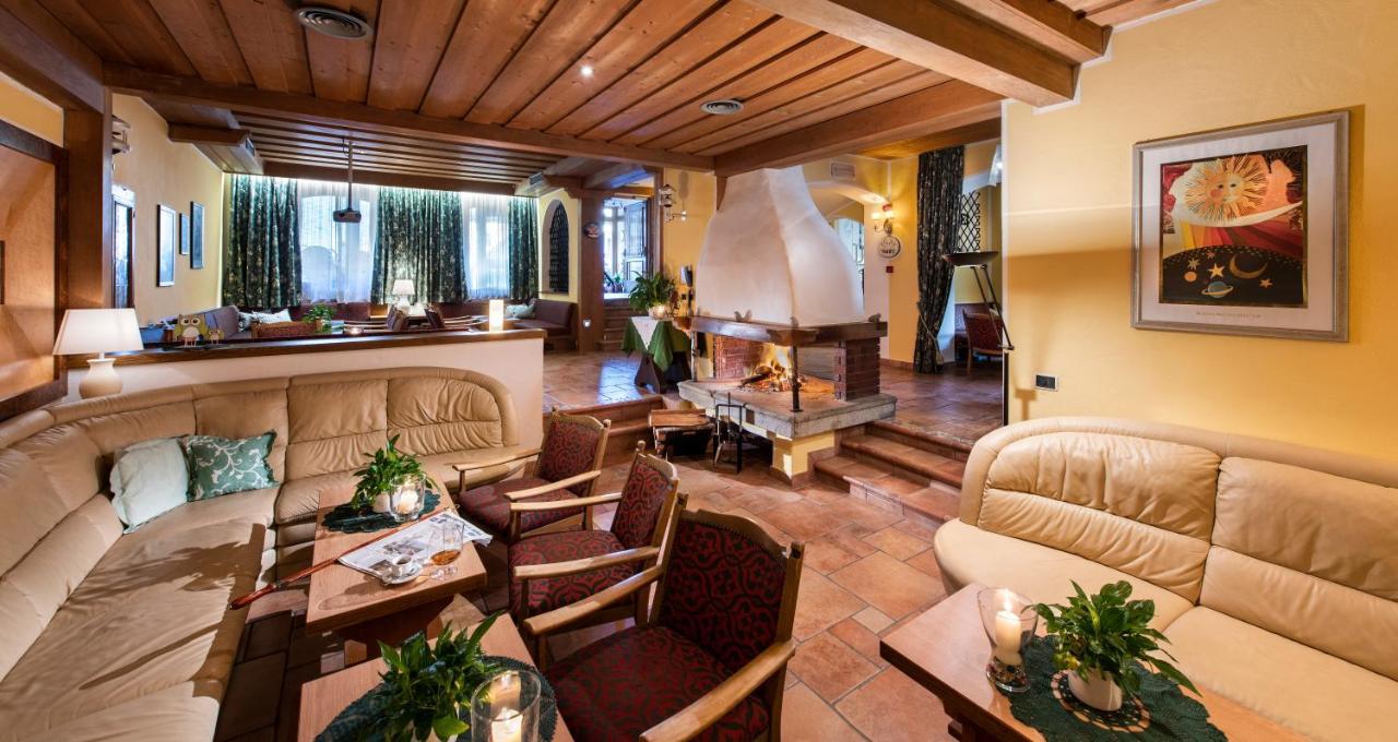 Hotel Cavallino Bianco - Weisses Roessl سان كانديدو المظهر الخارجي الصورة