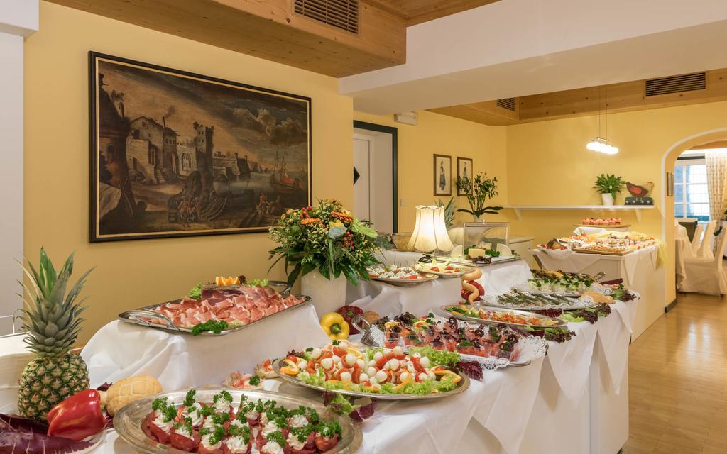 Hotel Cavallino Bianco - Weisses Roessl سان كانديدو المظهر الخارجي الصورة