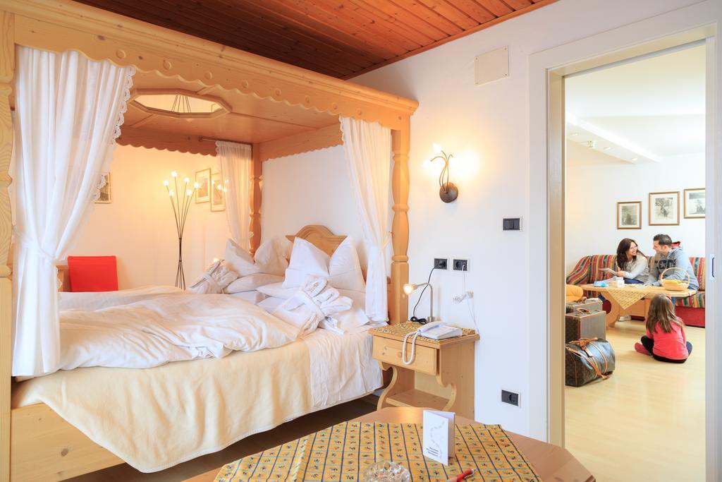Hotel Cavallino Bianco - Weisses Roessl سان كانديدو المظهر الخارجي الصورة